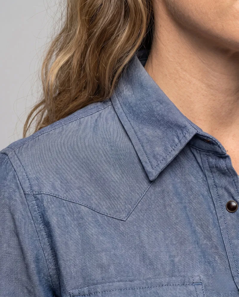 Damen Western-inspiriertes Chambray-Hemd mit Druckknopfleiste und doppelten Brusttaschen Nord Taschen