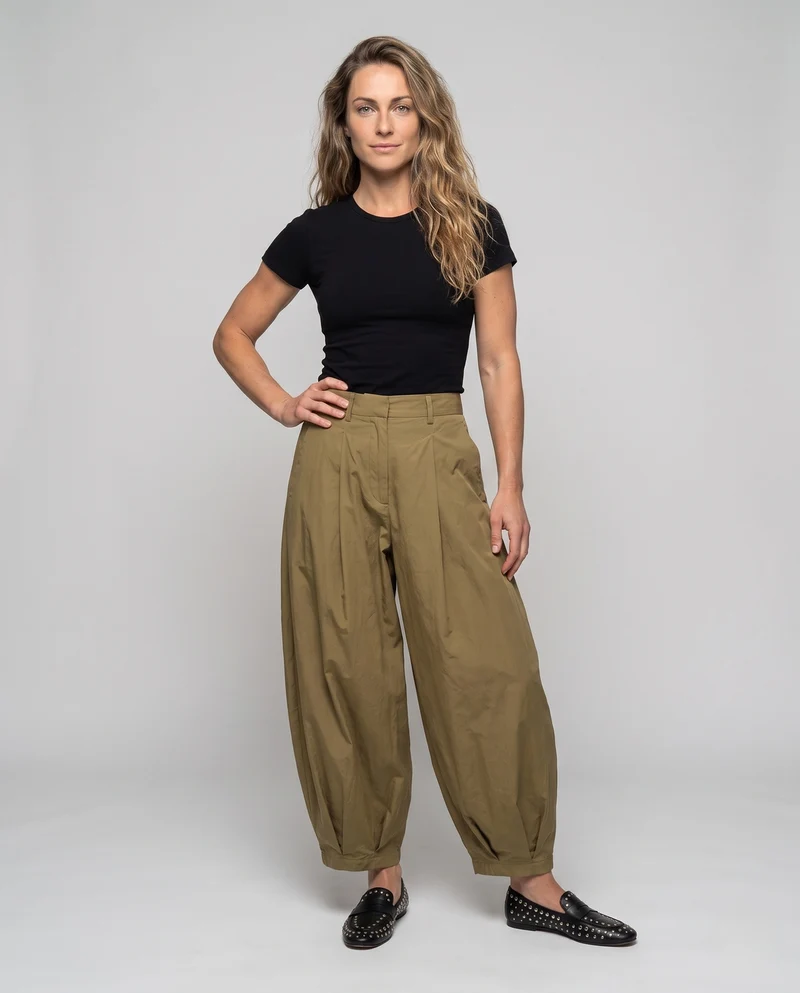 Damen Weite High‑Waist Haremhose mit Kellerfalten und Bündchen Nord Taschen