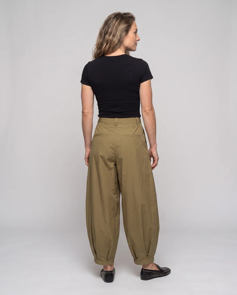 Damen Weite High‑Waist Haremhose mit Kellerfalten und Bündchen Nord Taschen