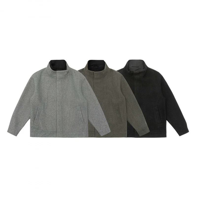 Herren Kurz geschnittene Wollmix‑Blousonjacke mit Stehkragen, verdeckter Knopfleiste und schlichter Silhouette Nord Taschen