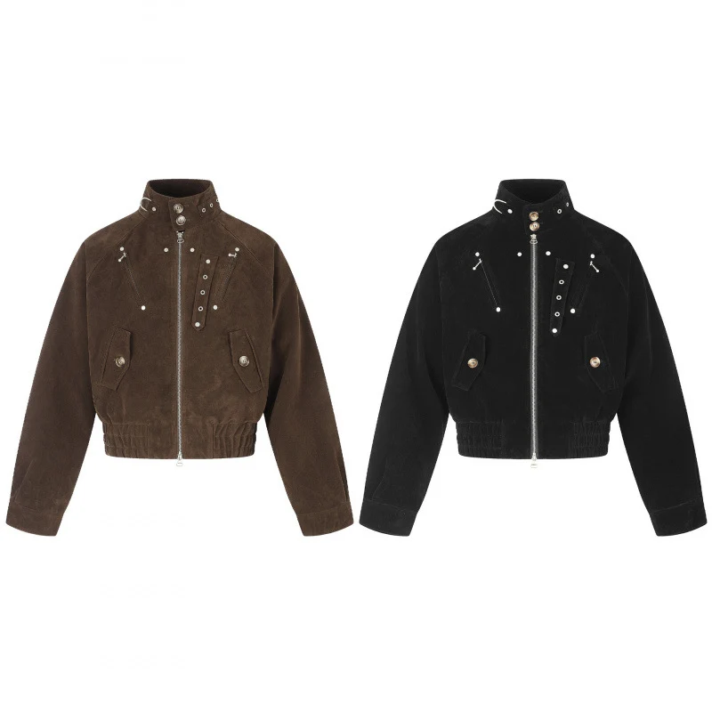 Damen Kurz geschnittene Wildleder‑Bomberjacke mit hohem Stehkragen, Metall‑Applikationen und elastischem Taillenbund Nord Taschen