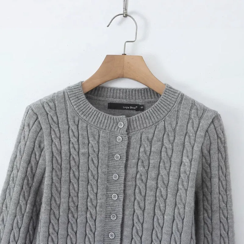 Damen Strickjacke mit Zopfmuster, Knopfleiste und Spitzenvolant Nord Taschen