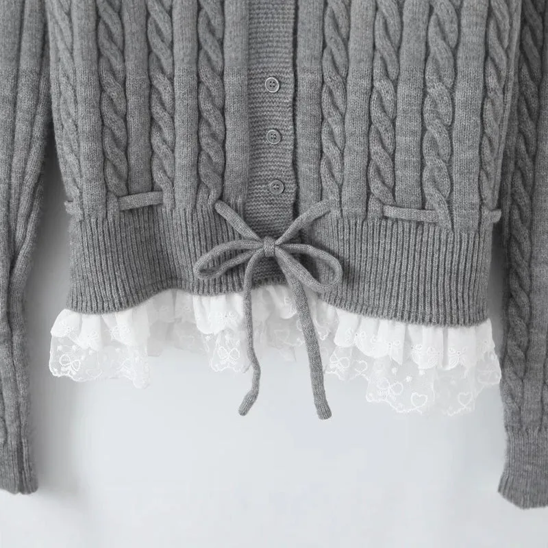 Damen Strickjacke mit Zopfmuster, Knopfleiste und Spitzenvolant Nord Taschen