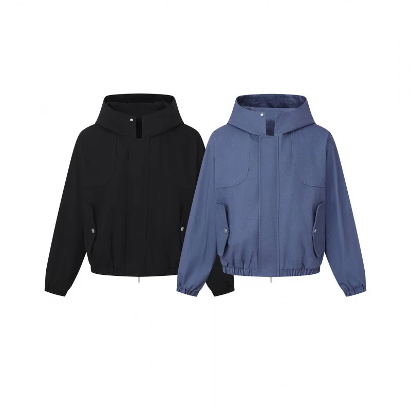 Damen Kurz geschnittene Kapuzen-Blousonjacke mit strukturiertem Gewebe, Pattentaschen und elastischem Saum Nord Taschen