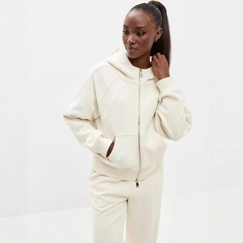 Damen entspanntes Fleece-Zweiteiler Set mit Raglan-Kapuzenjacke, durchgehendem Reißverschluss und gerader Relax-Jogginghose Nord Taschen