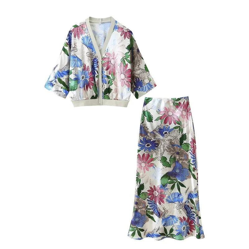 Damen Zweiteiliges Satin-Set mit floral bedruckter Kurzjacke und Bias‑Cut Midirock Nord Taschen