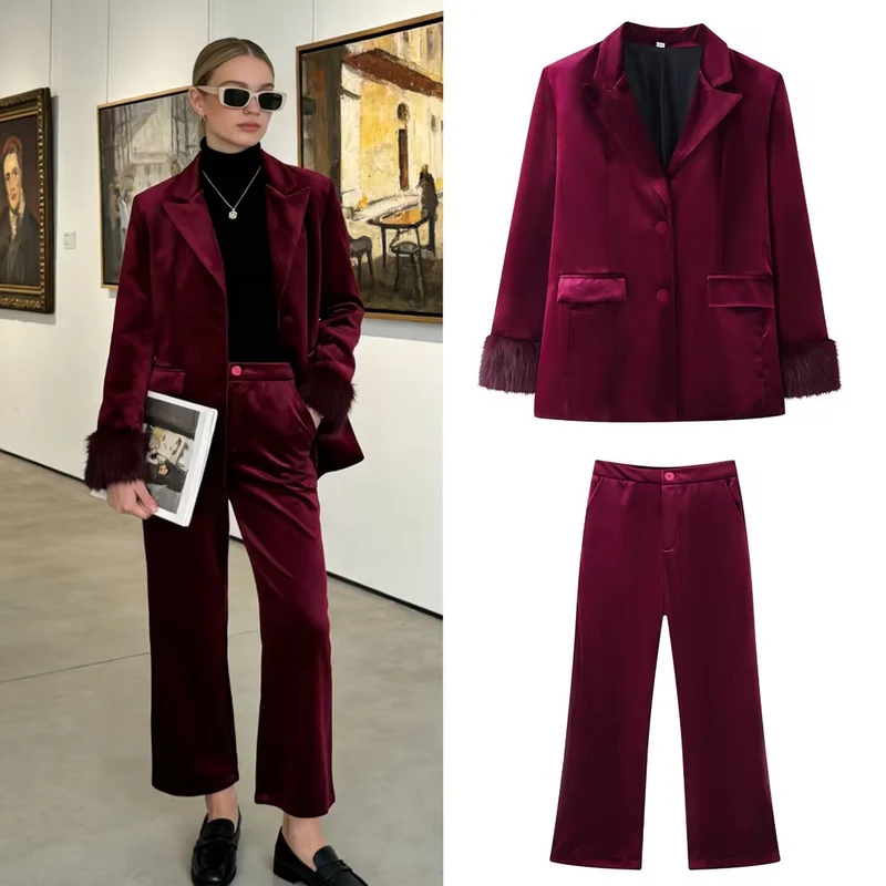 Damen Taillierter Samt-Blazer mit Kunstfellmanschetten und Pattentaschen Nord Taschen
