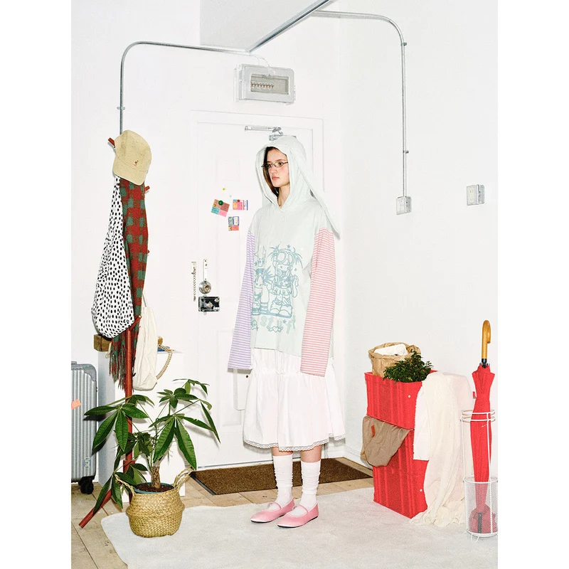 Damen Hoodie mit Kapuze und Hasenohren, gestreiften Ärmeln und Manga‑Print Nord Taschen