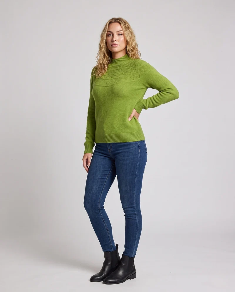 Damen feine Strickpullover mit kurzem Stehkragen und dekorativem Jacquard-Passe Nord Taschen