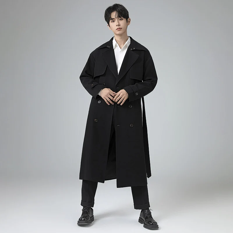 Herren Trenchcoat im minimalistischen Doppelreiher mit breitem Schalkragen und Taillengürtel Nord Taschen
