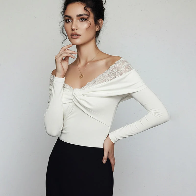Damen Figurbetonter Langarm-Body mit Carmenausschnitt, Spitzenbesatz und Knotenfront Nord Taschen
