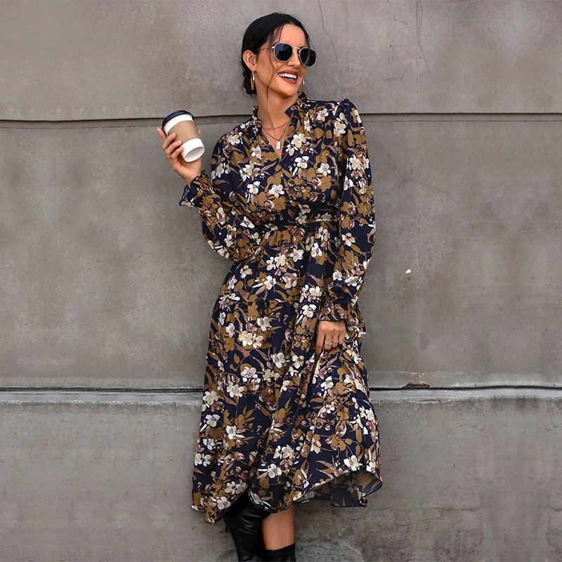 Damen Fließendes Blumen‑Midikleid mit V‑Ausschnitt, Smok‑Taillenband und Stufenrock Nord Taschen