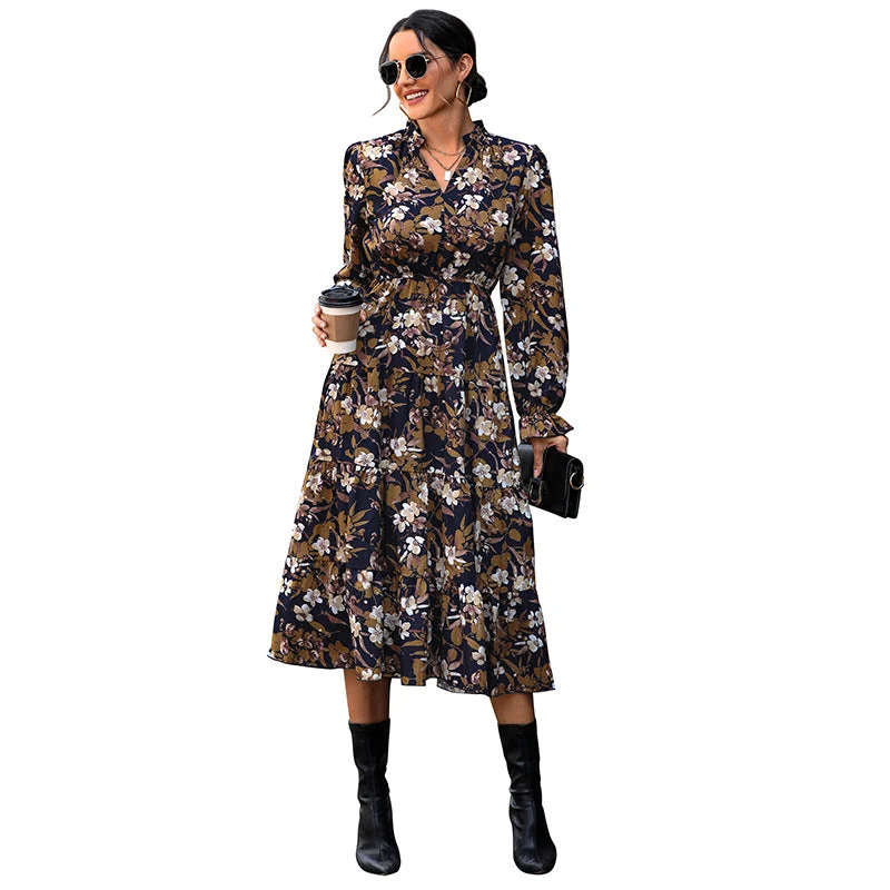 Damen Fließendes Blumen‑Midikleid mit V‑Ausschnitt, Smok‑Taillenband und Stufenrock Nord Taschen