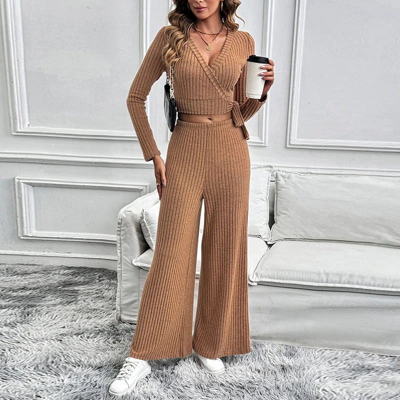 Damen Gestricktes Zweiteiler-Set mit Wickel-Cropped-Cardigan und hochtaillierter weiter Rippstrickhose Nord Taschen