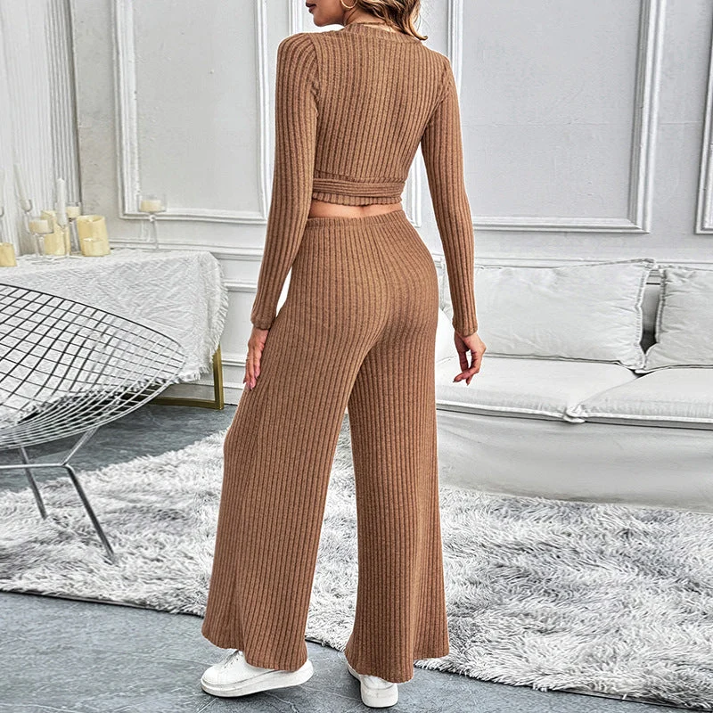 Damen Gestricktes Zweiteiler-Set mit Wickel-Cropped-Cardigan und hochtaillierter weiter Rippstrickhose Nord Taschen