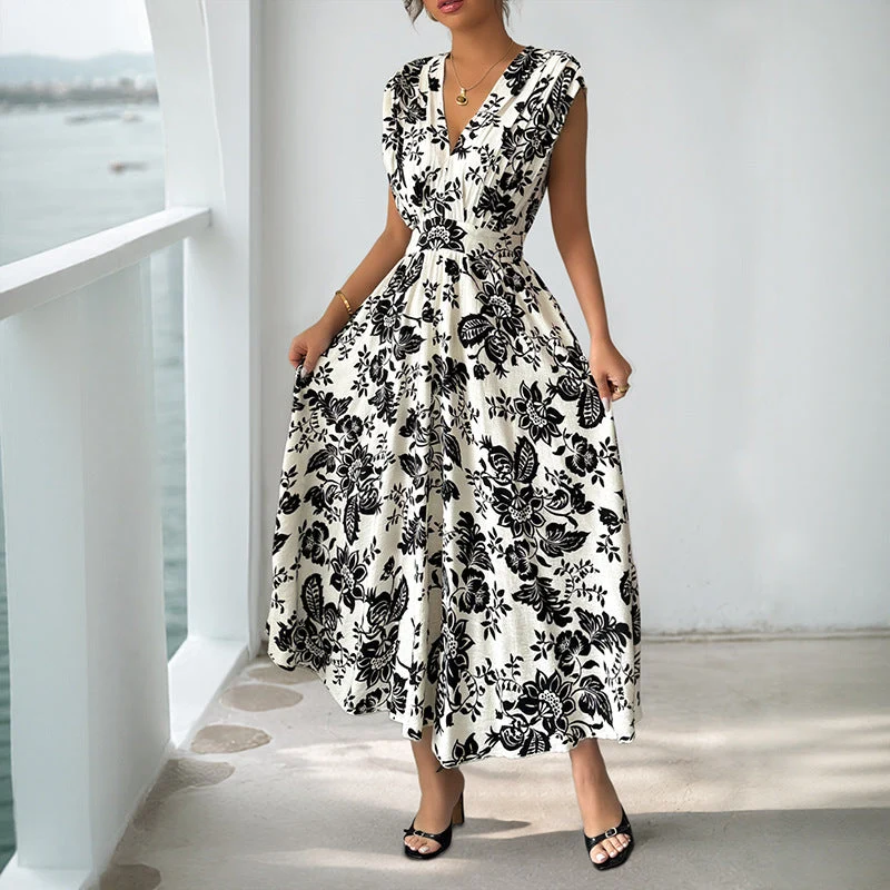 Damen Fließendes Midikleid mit V-Ausschnitt, geraffter Taille und Jacquard‑Struktur Nord Taschen
