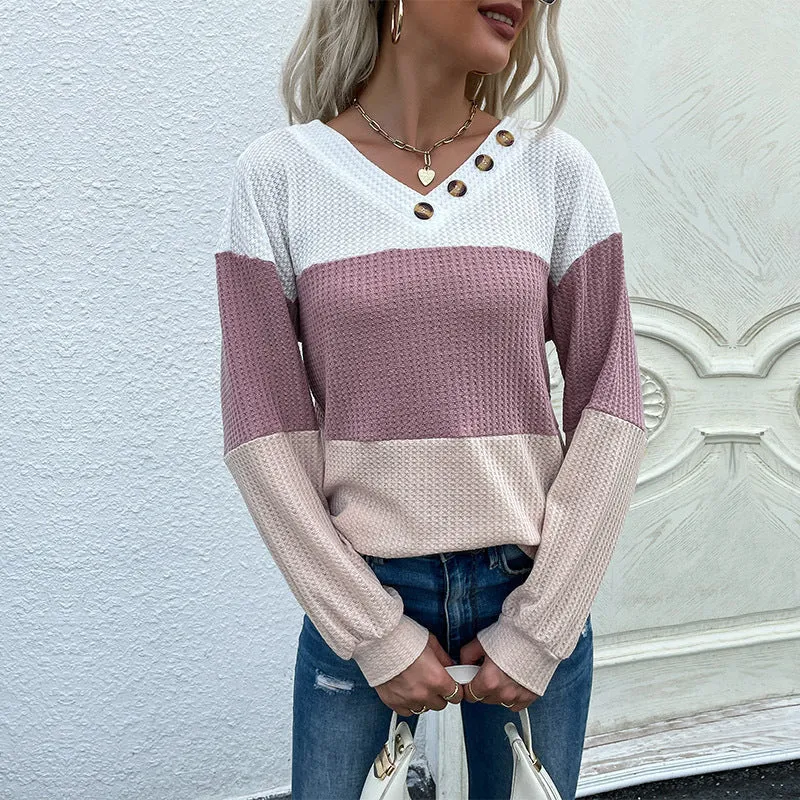 Damen Garnstruktur-Colorblock-Pullover mit V‑Ausschnitt und Zierknopfleiste Nord Taschen