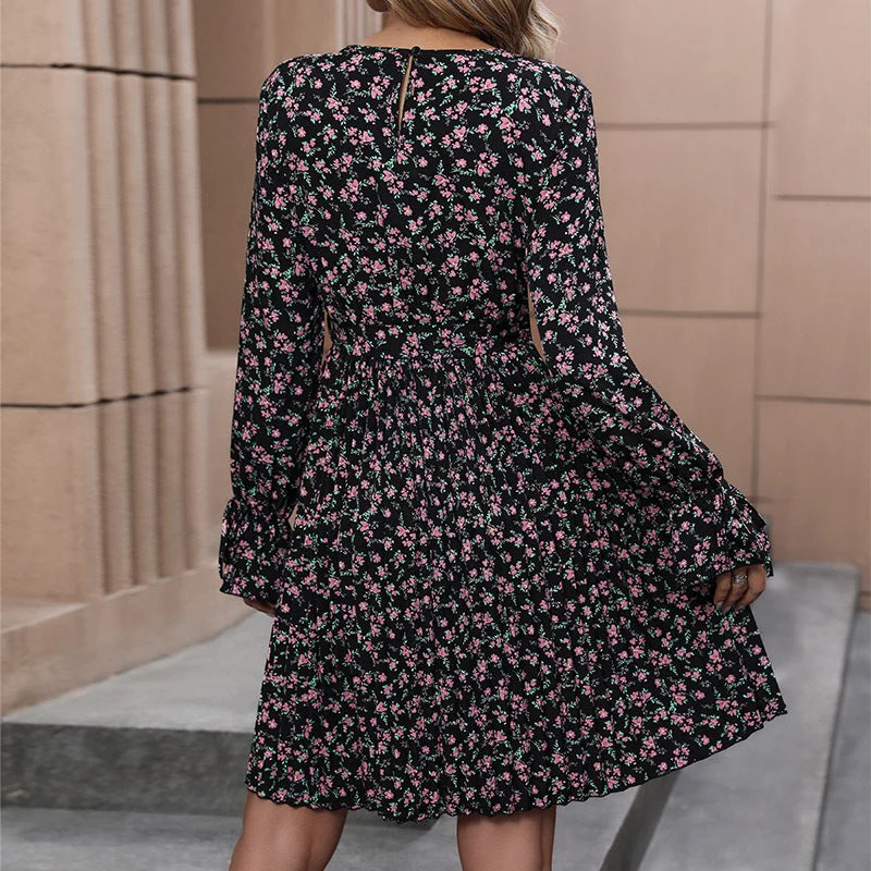 Damen Geblümtes Skaterkleid mit geraffter Taillenbinde und langen Trompetenärmeln Nord Taschen