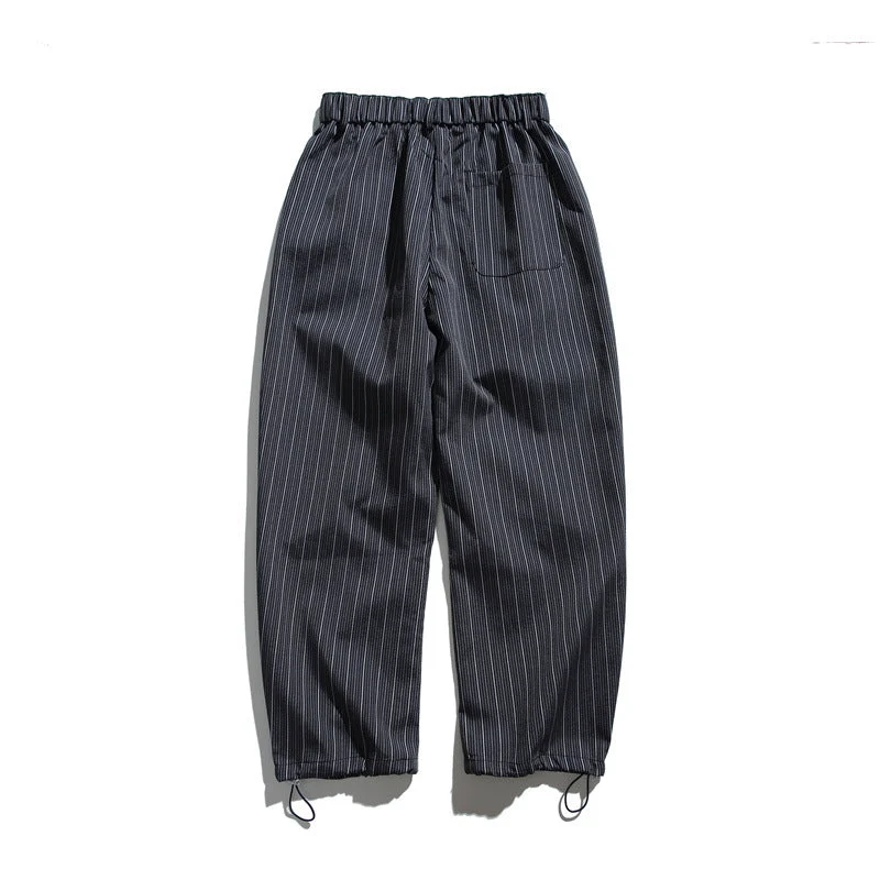 Herren Locker geschnittene Bundfalten-Hose mit Tunnelzug-Saum und Nadelstreifen Nord Taschen