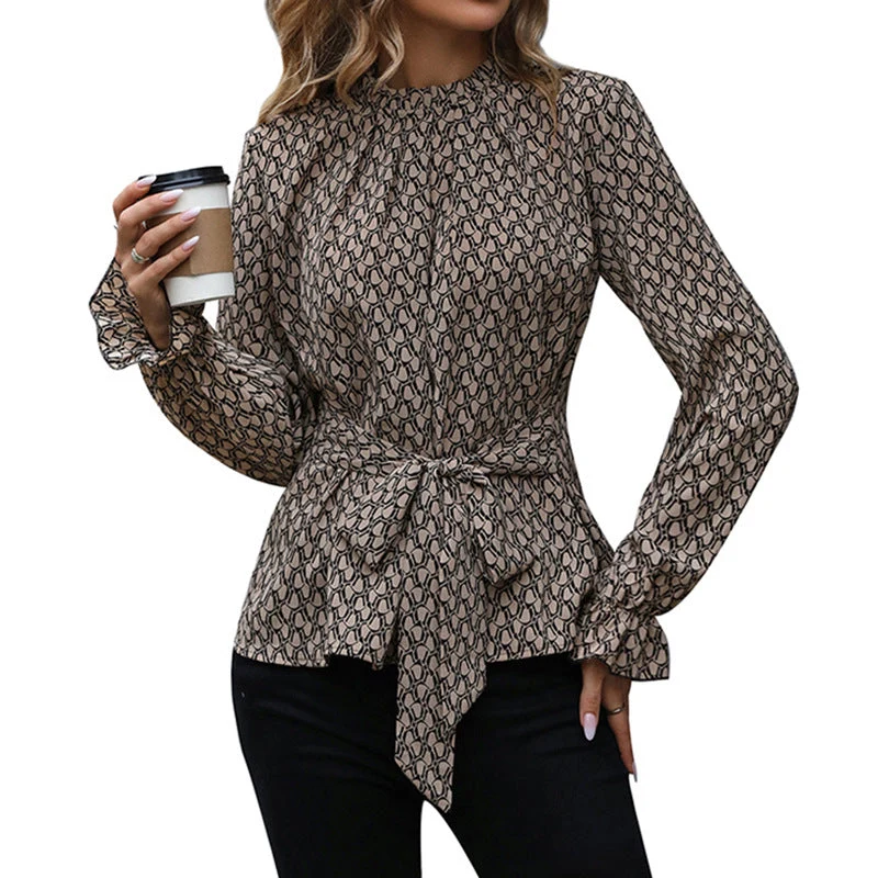 Damen Gemusterte taillierte Chiffonbluse mit Stehkragen, Bindegürtel und Rüschensaum Nord Taschen