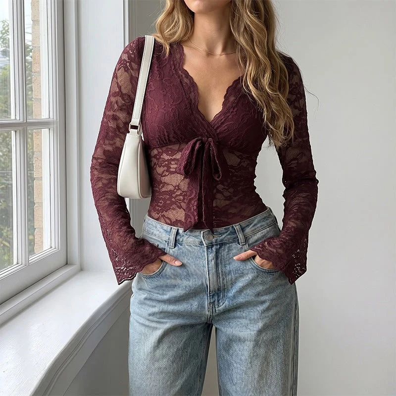 Damen Figurbetontes Spitzen-Longsleeve mit V‑Ausschnitt, Bindebandfront und Trompetenärmeln Nord Taschen