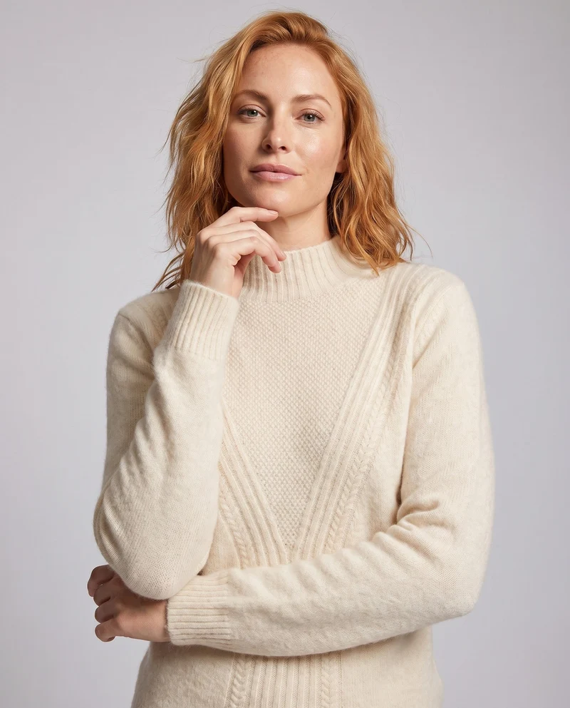 Damen Flauschiger Mockneck Pullover mit Kabelmuster und Offenes Panel Nord Taschen