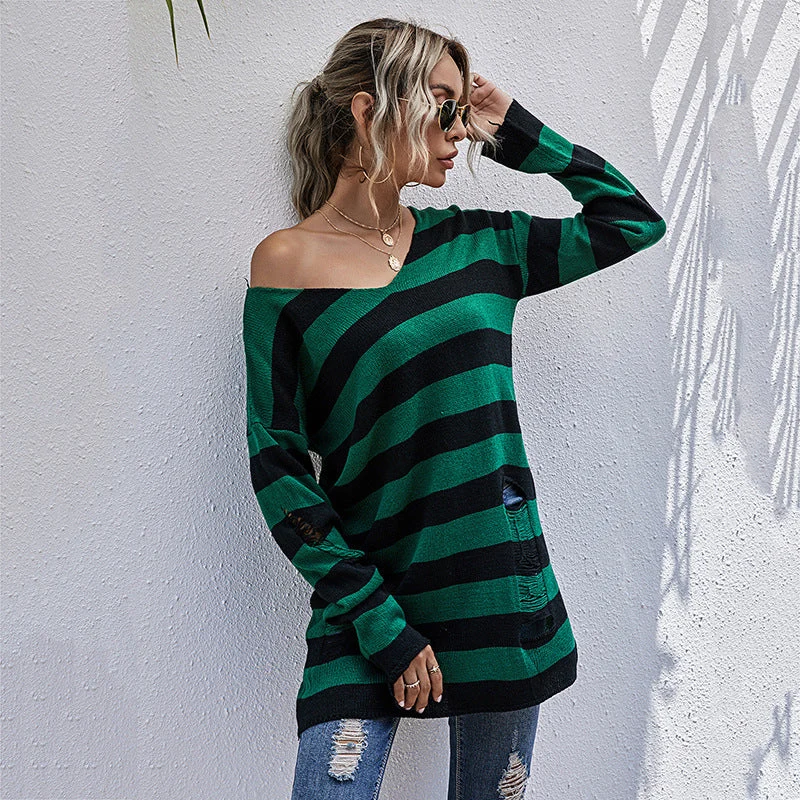 Damen Gestreifter Oversize Strickpullover mit V‑Ausschnitt und Distressed-Details Nord Taschen