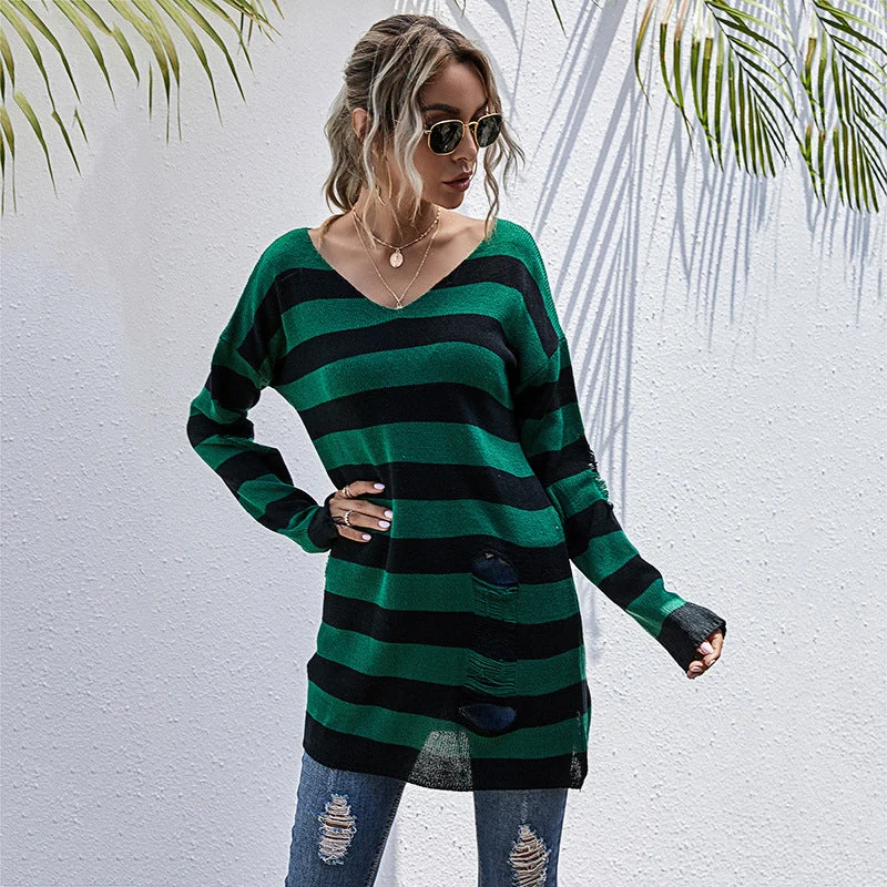 Damen Gestreifter Oversize Strickpullover mit V‑Ausschnitt und Distressed-Details Nord Taschen