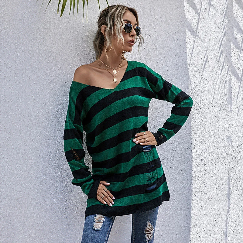Damen Gestreifter Oversize Strickpullover mit V‑Ausschnitt und Distressed-Details Nord Taschen