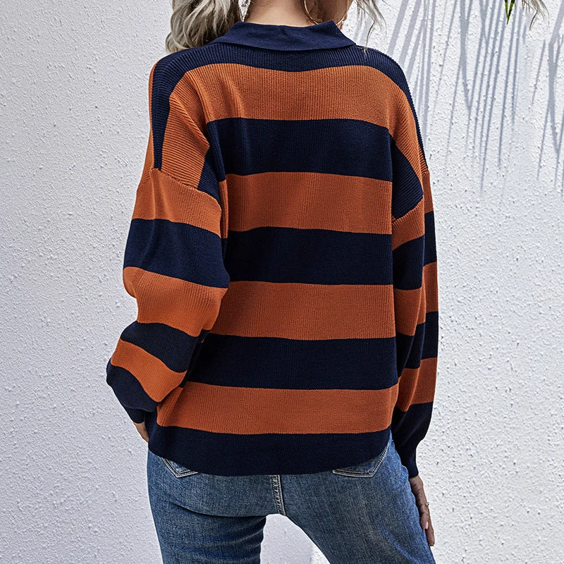 Damen Gestreifter Polokragen-Strickpullover mit Reihenknopfleiste Nord Taschen