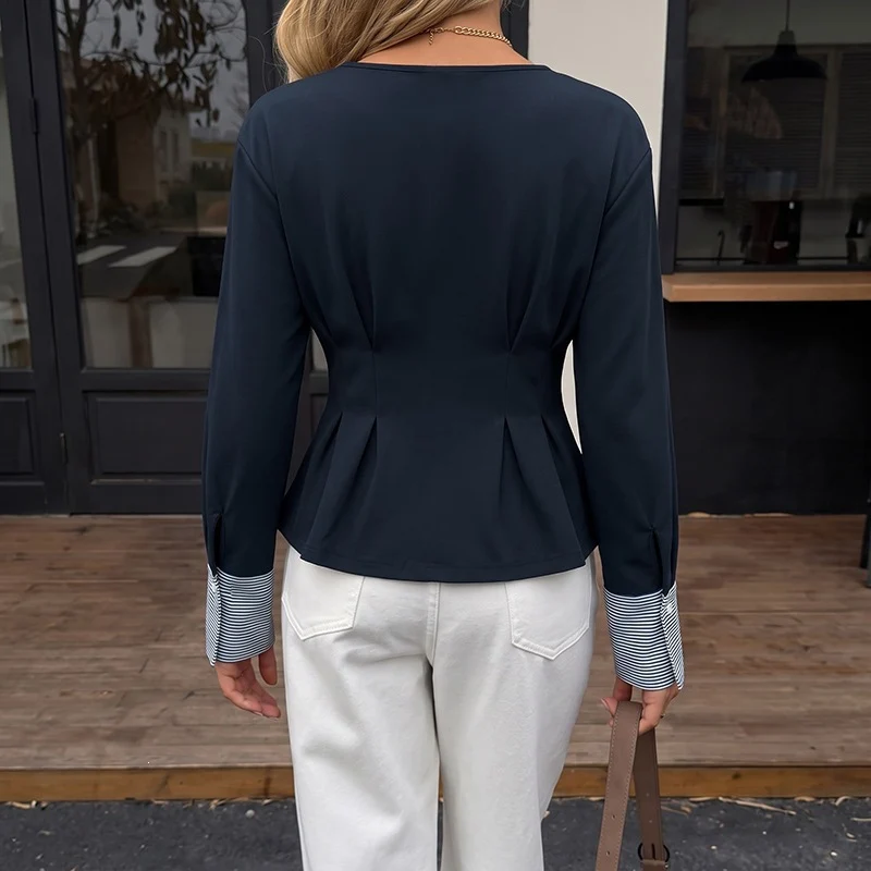 Damen Tailliertes Peplum‑Top mit Kellerfalten, Rundhalsausschnitt und Kontrastbündchen Nord Taschen
