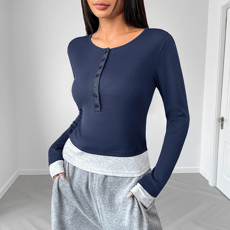 Damen Tailliertes Langarm-Crop-Top mit Henley-Knopfleiste und Daumenlochbündchen Nord Taschen