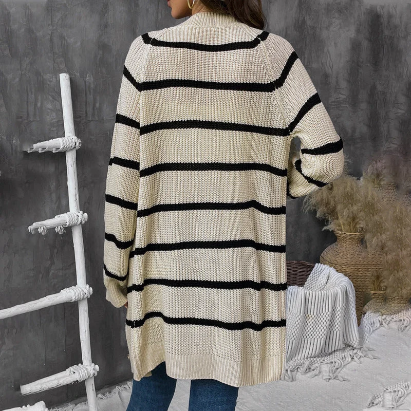 Damen Langer Oversize-Cardigan mit Rippenstruktur, Querstreifen und dekorativer Knopfleiste Nord Taschen