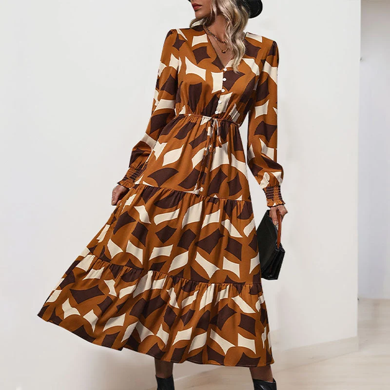 Damen Langes Stufen-Maxikleid mit grafischem Print, V-Ausschnitt, Kordelbund und gerafften Manschetten Nord Taschen