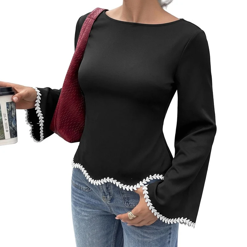 Damen Taillierte Langarmbluse mit U‑Boot‑Ausschnitt, Glockenärmeln und besticktem Blattbesatz Nord Taschen