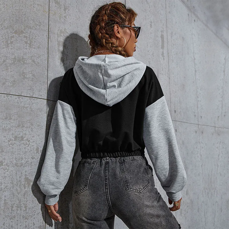 Damen Kurz geschnittener Colorblock-Kapuzenpullover mit Tunnelzug, elastischem Saum und Print Nord Taschen