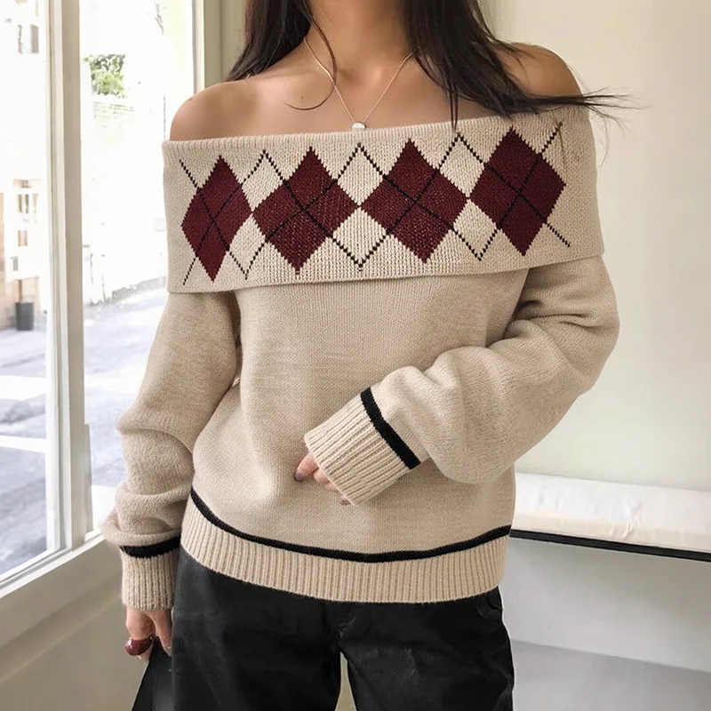 Damen Schulterfreier Oversize-Strickpullover mit umgeschlagenem Kragen und Rautenmuster Nord Taschen
