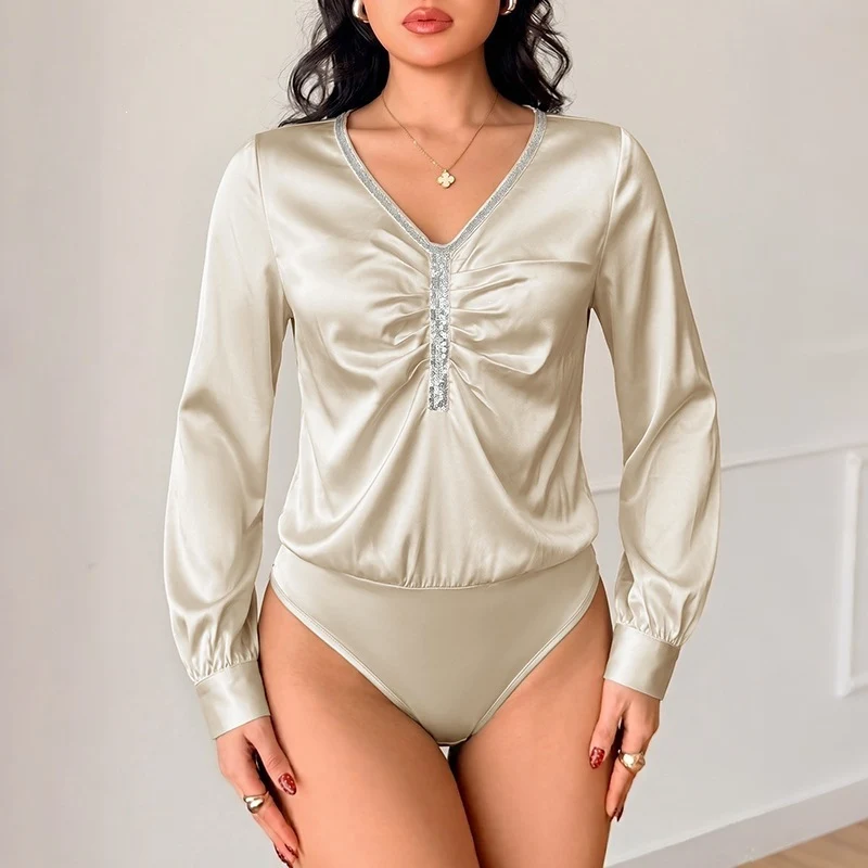Damen Satinbluse mit V-Ausschnitt, geraffter Frontpartie und Zierband Nord Taschen