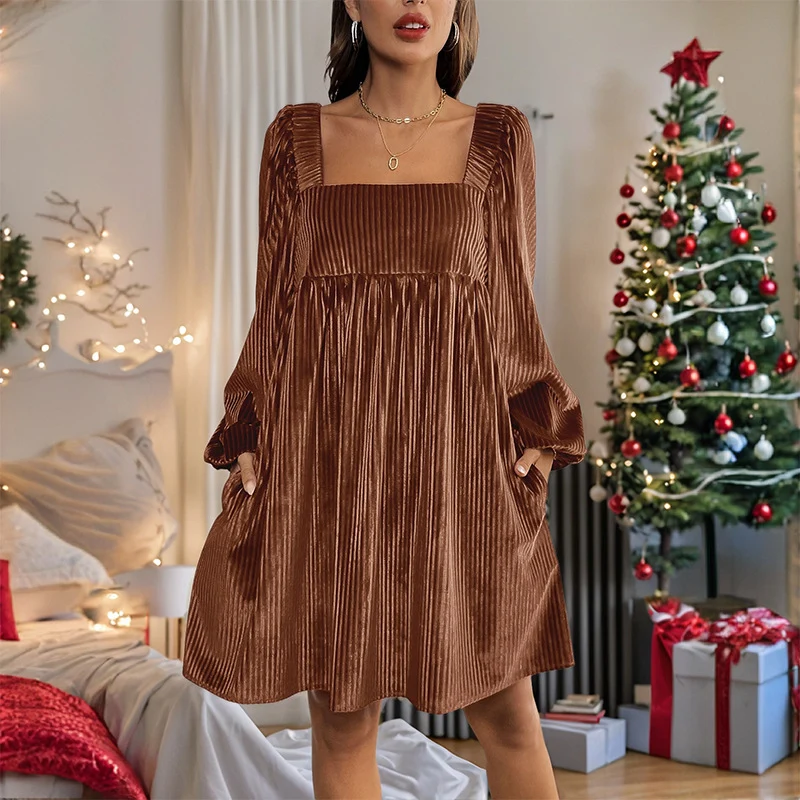 Damen Samtiges Plissee-Babydollkleid mit quadratischem Ausschnitt, Ballonärmeln und Eingrifftaschen Nord Taschen