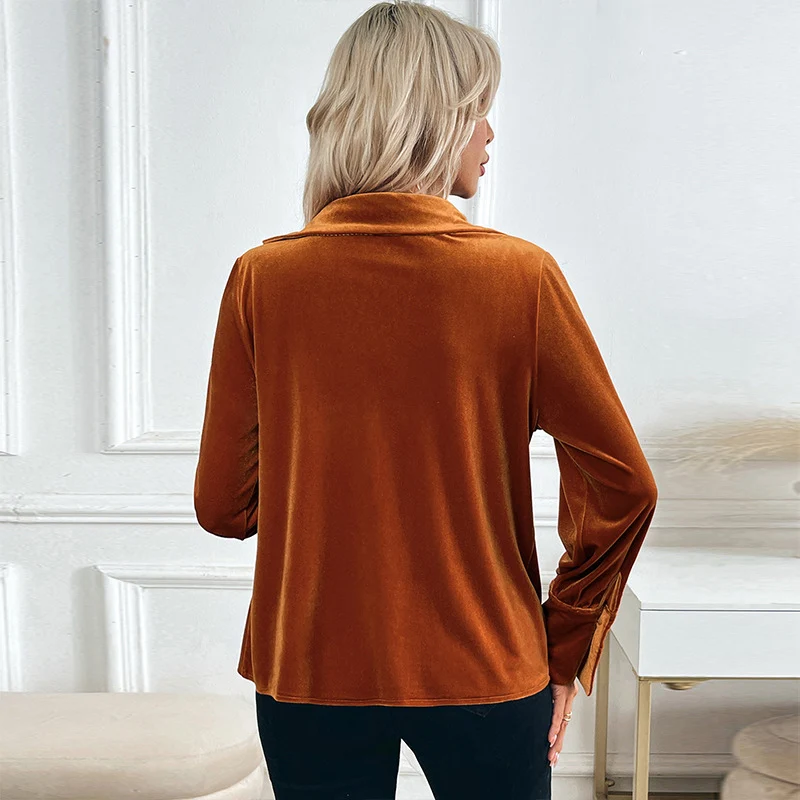 Damen Samtbluse mit Wasserfalldrapierung, Hemdkragen und Ballonärmeln Nord Taschen