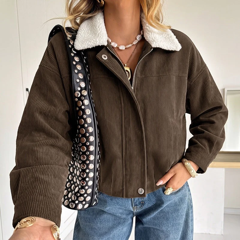 Damen Kurzgeschnittene Cordjacke mit Teddyfutter und Schafkragen Nord Taschen
