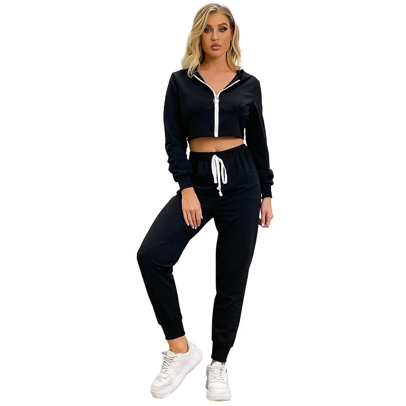 Damen Samt-Set kurzgeschnittene Kapuzenjacke mit Reißverschluss und hochtaillierter Jogginghose Nord Taschen