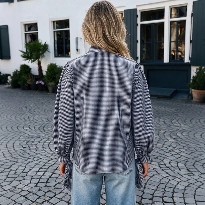 Damen Locker geschnittene Vichy-Karo-Bluse mit Stehkragen, Knopfleiste und Bindemanschetten Nord Taschen