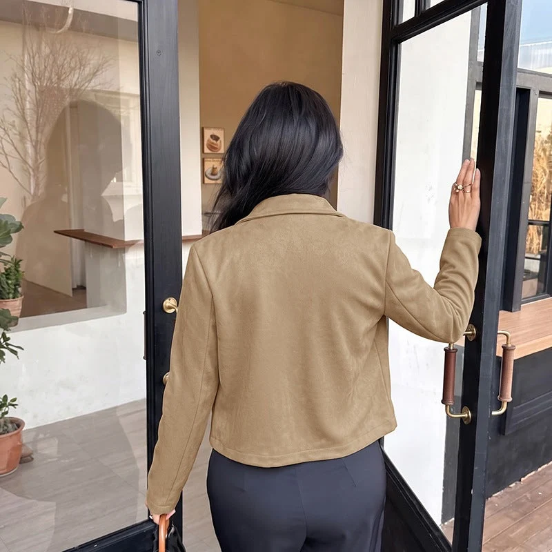 Damen Kurzjacke aus Wildleder‑Optik mit Hemdkragen und aufgesetzten Taschen Nord Taschen