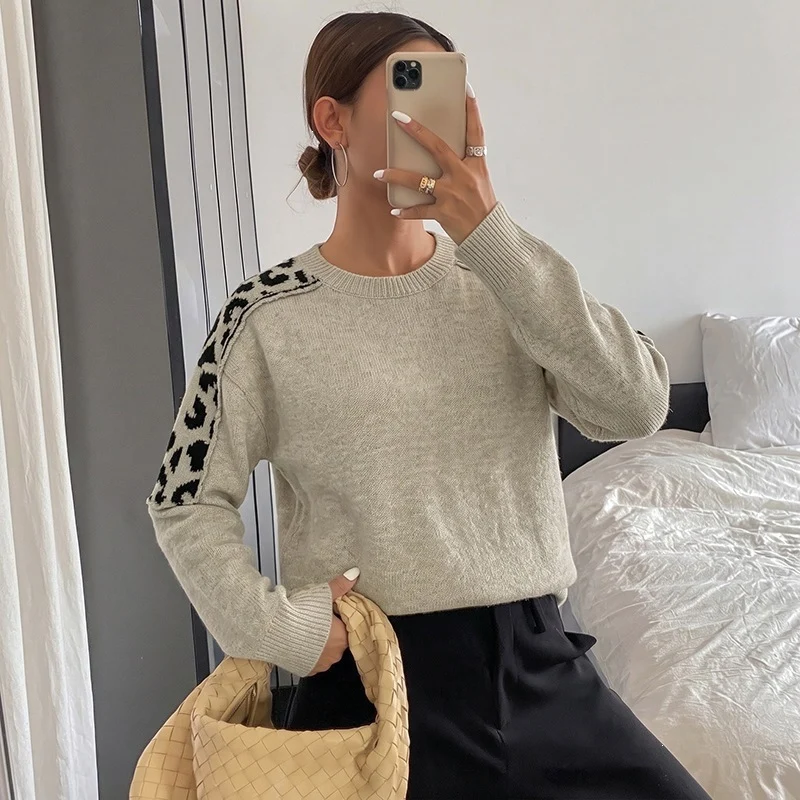 Damen Oversize Strickpullover mit Leo-Jacquard-Schultereinsätzen Nord Taschen