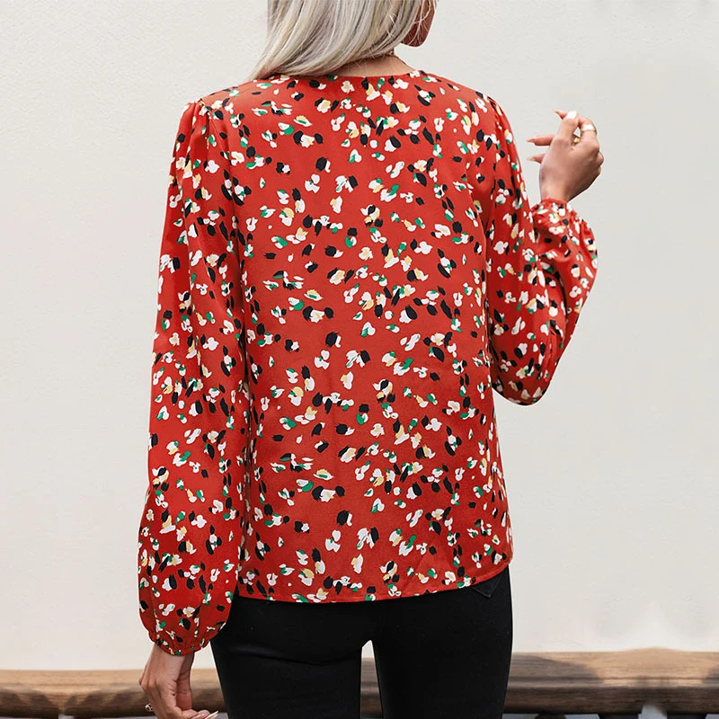 Damen Leichtfallende V‑Ausschnitt-Bluse mit kontrastierter Zierblende und elastischen Manschetten Nord Taschen