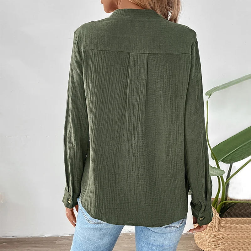 Damen Leichtes Crinkle-Henley-Blusenshirt mit Stehkragen, langen Ärmeln und entspannter Passform Nord Taschen