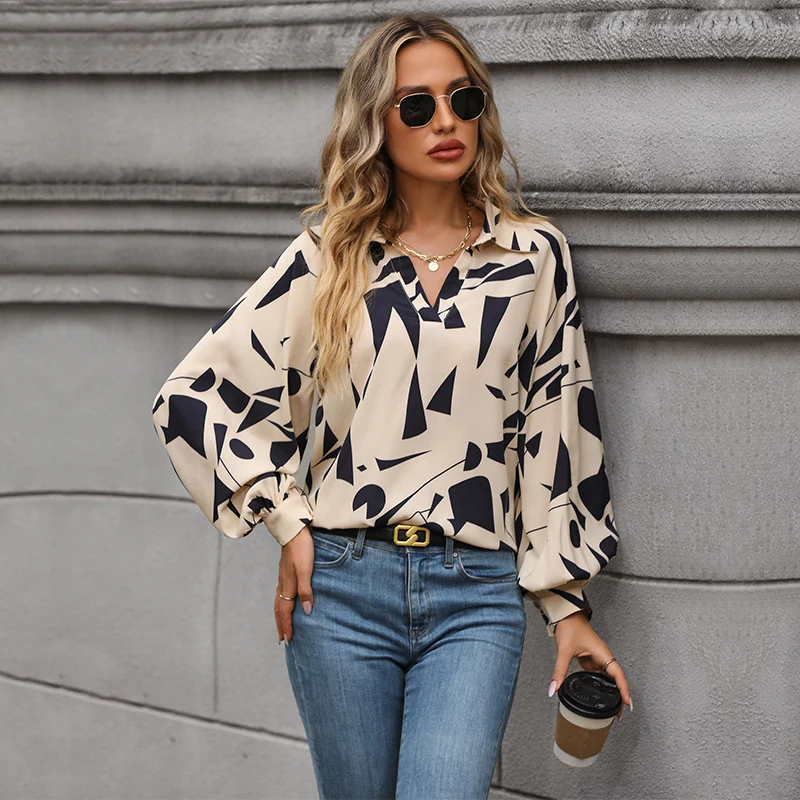 Damen Viskose-Bluse mit abstraktem Grafikprint, V-Ausschnitt & Ballonärmeln Nord Taschen