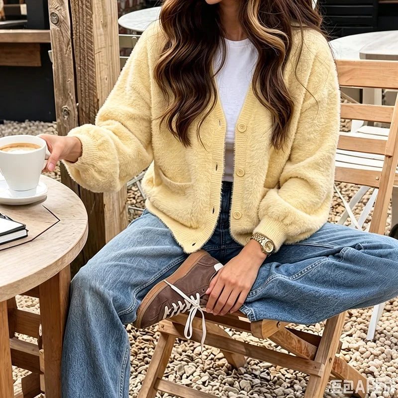 Damen Kuschelige Oversize-Cardigan aus Teddy-Fleece mit V-Ausschnitt, aufgesetzten Taschen & Rippbündchen Nord Taschen