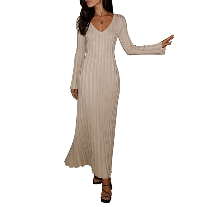 Damen Rippstrick-Maxikleid mit V-Ausschnitt, taillierter Silhouette und leicht ausgestelltem Saum Nord Taschen